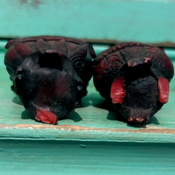 Studio Anne Carlton Isle Of Lewis Chess Set with Board - Picture 9 of 12